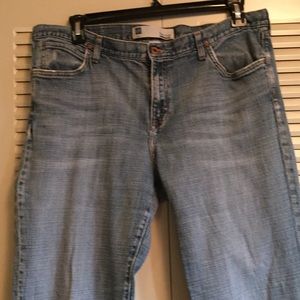 GAP boycut Stretch Woman’s 16 reg light blue jean
